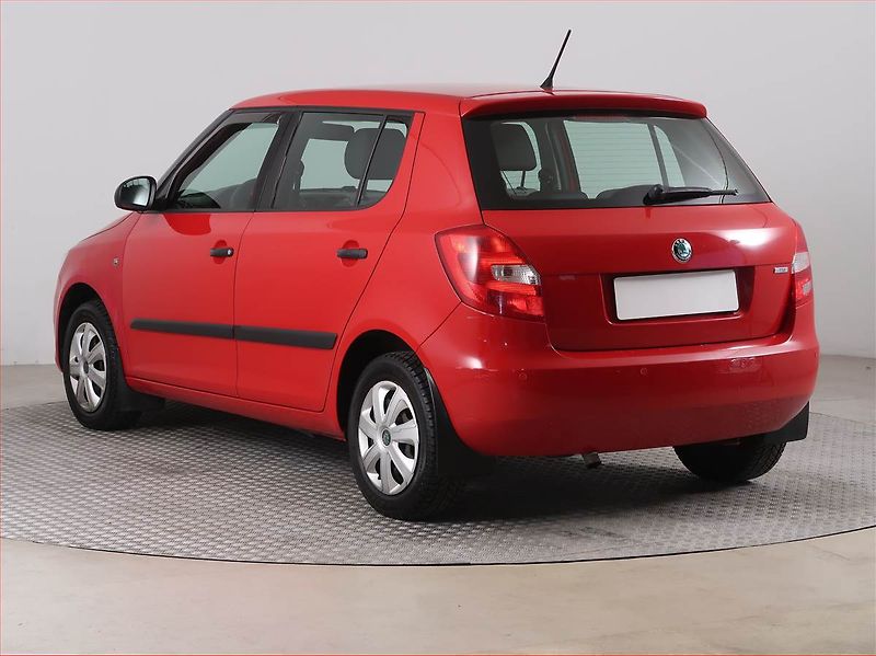 Škoda Fabia (2013) 1.2 TSI, Park. senzory - fotka 4 z 13