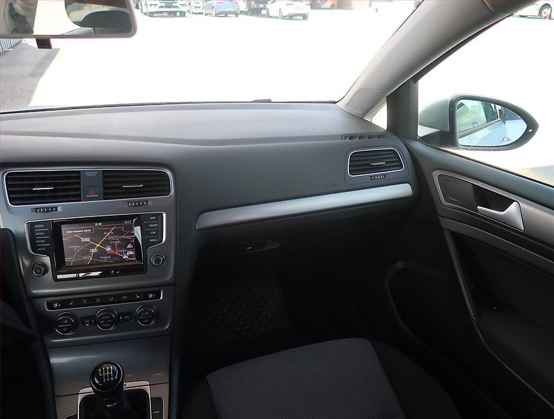 Volkswagen Golf (2015) 1.6 TDI, 4X4, Navi, Tempomat - fotka 8 z 21