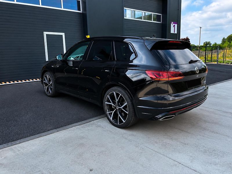 Volkswagen Touareg (2024) R eHybrid 3.0 V6 TSi, 340kW - fotka 5 z 23