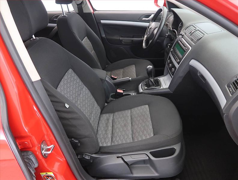 Škoda Octavia (2008) Ambiente Plus 1.6, LPG - fotka 9 z 18