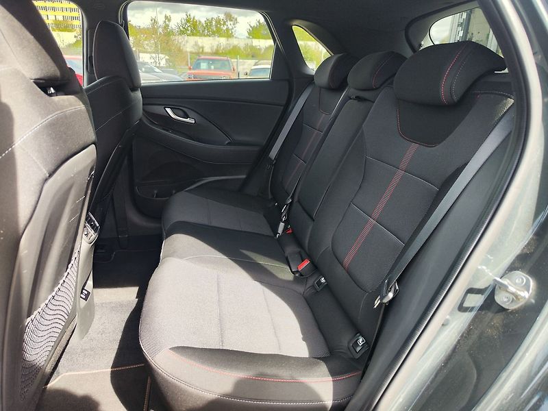 Hyundai i30 1.5 T-GDI/103kW N-Line DCT - fotka 12 z 34