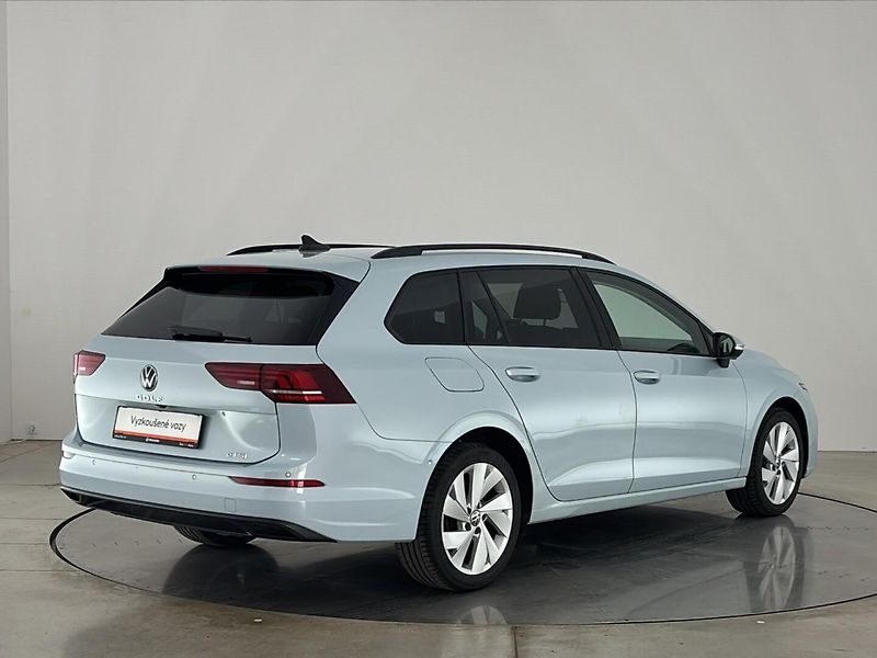 Volkswagen Golf Life DSG - fotka 2 z 29