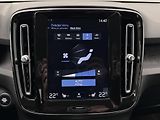 Volvo XC40 T4 AWD MOMENTUM CZ REZERVACE - náhled 29
