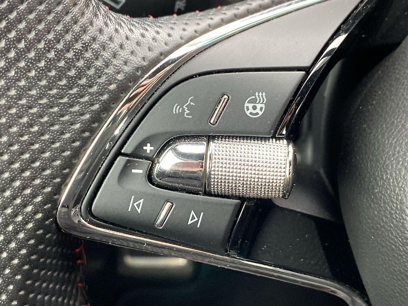 Škoda Octavia (2023) Combi 2.0 TSI RS - fotka 23 z 38