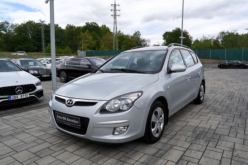 Hyundai i30 1.6 CRDI-16V/90 PS/ČR - fotka 2 z 38