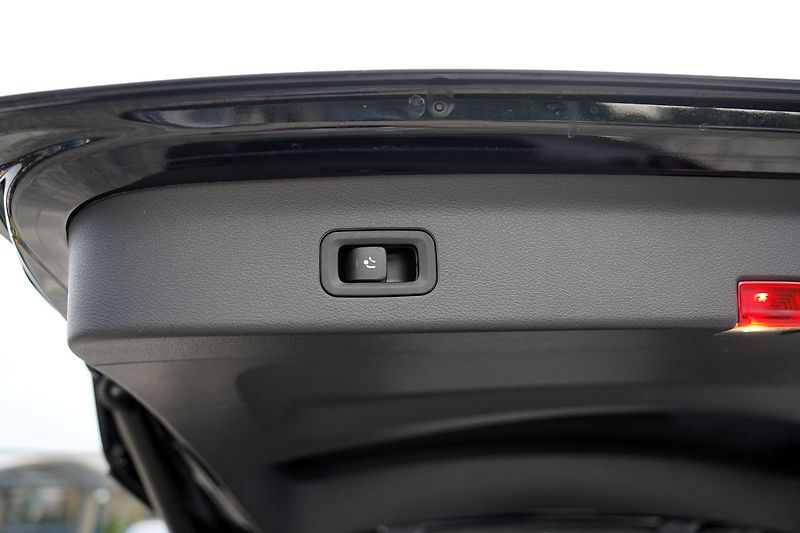 Mercedes-Benz GLS 580 4Matic/AMG/21/HUD/ČR - fotka 14 z 49