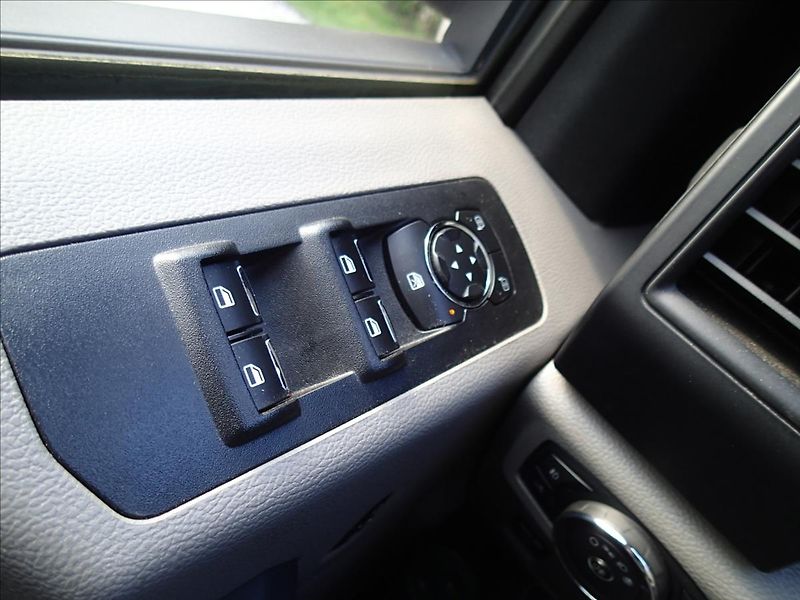 Ford F-150 5,0 V8, hardtop - fotka 25 z 64