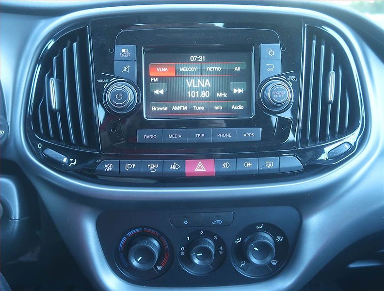 Fiat Dobló (2017) 1.4 i, 5Míst, SR - fotka 12 z 14
