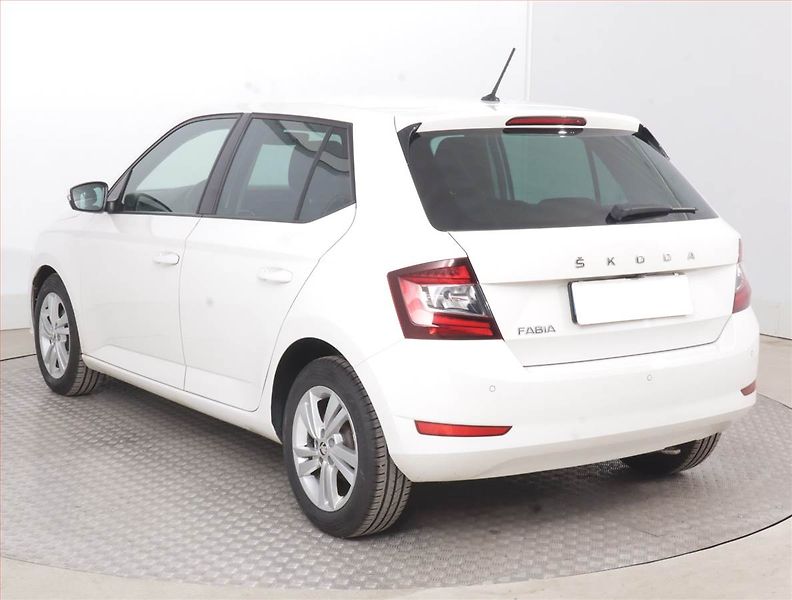 Škoda Fabia (2021) Style 1.0 TSI, ČR,1.maj - fotka 4 z 15