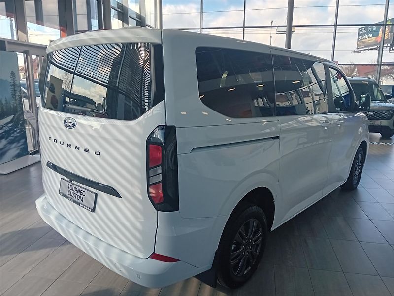 Ford Tourneo Custom (2026) 2,0 EcoBlue 110kW/150k  Titani - fotka 5 z 11