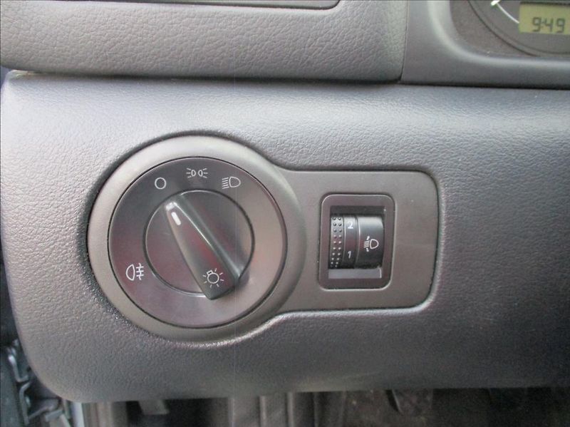 Škoda Octavia 1,6 i klima,serv.kniha,CZ - fotka 23 z 34