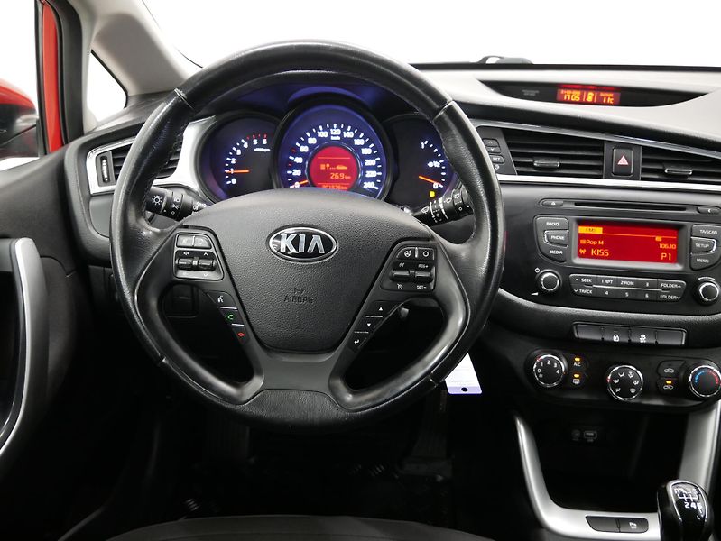 Kia Ceed - fotka 16 z 24