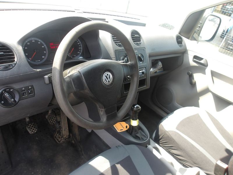 Volkswagen Caddy 1,4i ČR 1.MAJITEL !!! - fotka 14 z 37
