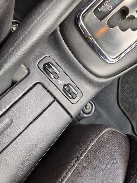 Toyota Avensis 2.4i   AUTOMAT - fotka 15 z 17