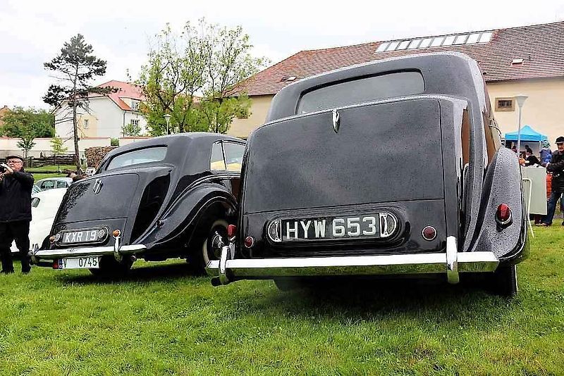 Sraz luxusních vozů Rolls-Royce a Bentley.