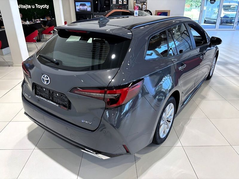 Toyota Corolla 1,8   TS Comfort Tech HEV - fotka 7 z 10