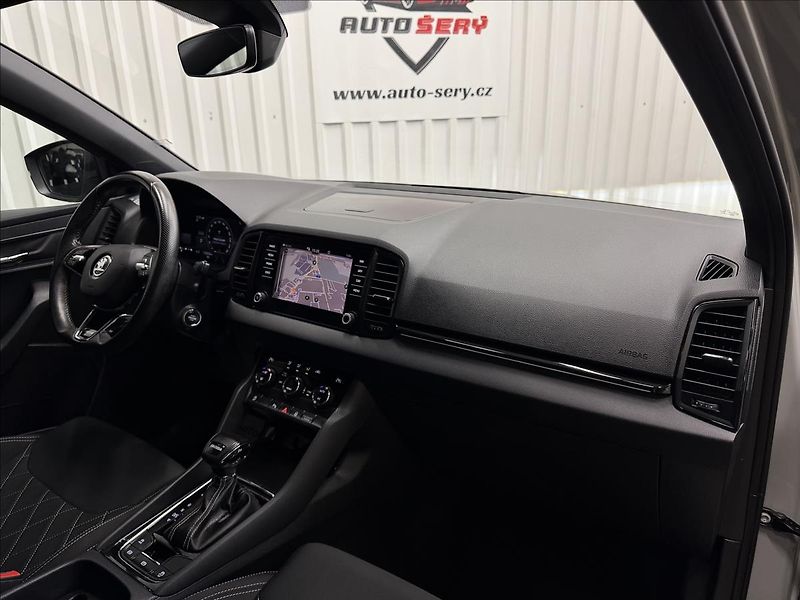 Škoda Karoq 2.0TDI DSG ACC SPORTLINE - fotka 34 z 37