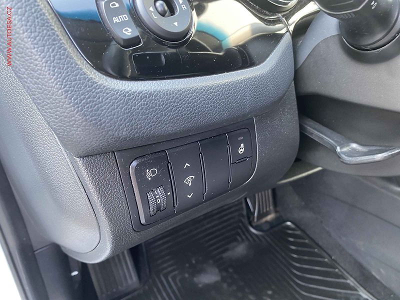 Kia Ceed (2017) 1.6 GDi, ČR, servis.kniha - fotka 15 z 17