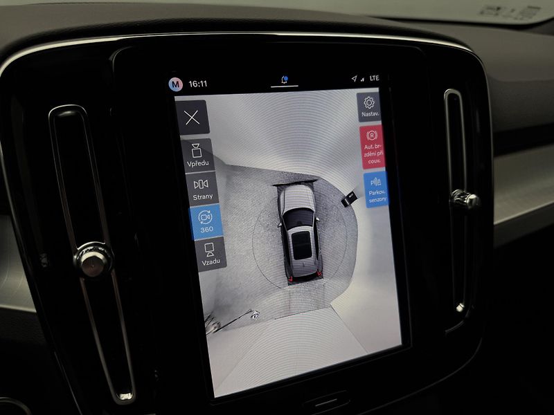 Volvo XC40 B4 DARK ULTRA REZERVACE - fotka 47 z 48