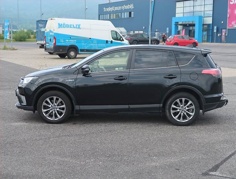 Toyota RAV4 (2017) 2.5 Hybrid - fotka 3 z 14