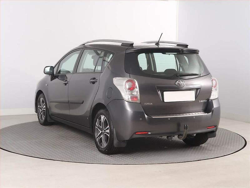 Toyota Verso (2011) 2.2 D-CAT, po STK, Tažné - fotka 4 z 12
