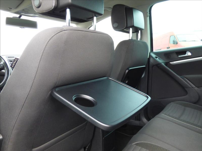 Volkswagen Tiguan 1,4 TSI 90KW SPORT - fotka 26 z 50