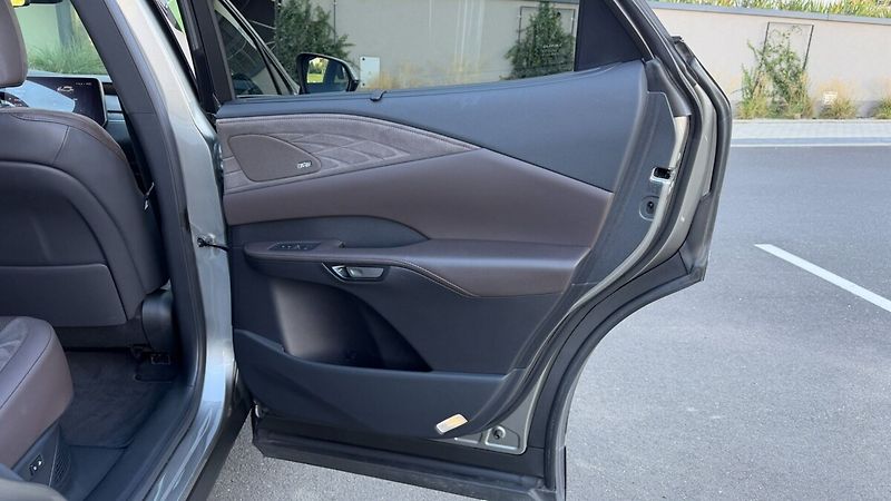 Lexus RX 450h plus 450H+ 2,5 PHEV LUXURY - fotka 23 z 31