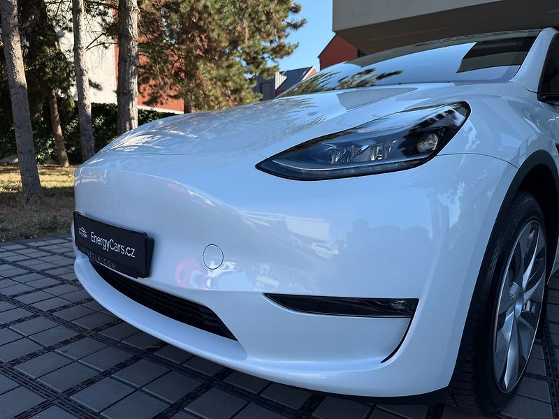 Tesla Model Y Long Range AWD - fotka 5 z 38