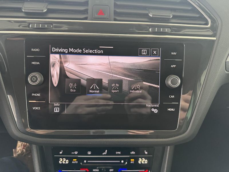Volkswagen Tiguan (2023) 2,0TDi DSG REZERVACE - fotka 33 z 38