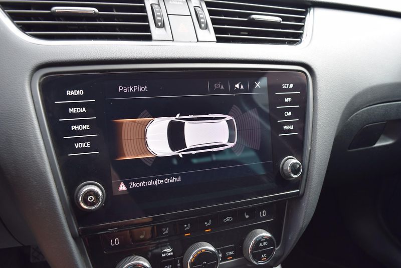 Škoda Octavia (2018) 1.4TSI 110kw ED. DRIVE TAŽ APP - fotka 23 z 43