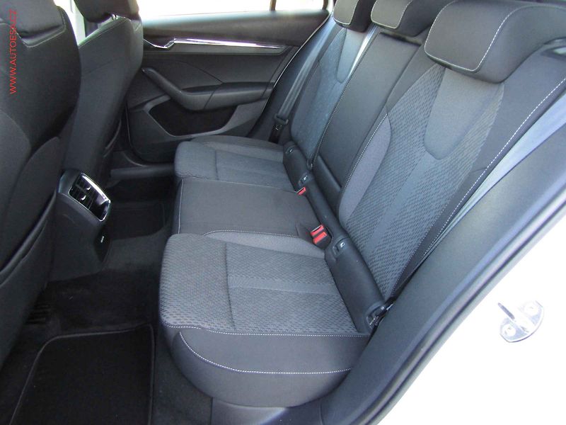 Škoda Octavia (2022) 2.0 TDi, ČR, Style, LED - fotka 10 z 17