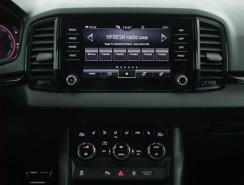 Škoda Karoq (2023) Sportline 1.5 TSI - fotka 12 z 17
