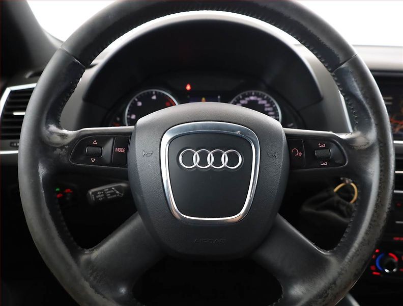 Audi Q5 (2009) 3.0 TDI, 4X4, Automat, Navi - fotka 8 z 16