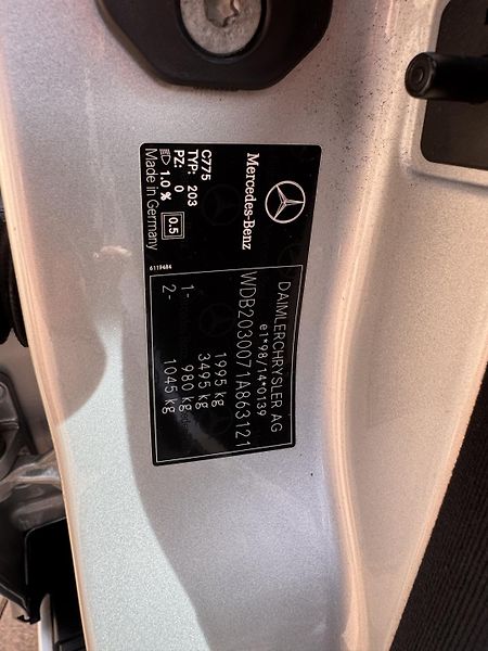 Mercedes-Benz Třídy C 200CDI 90Kw Sport Edition - fotka 23 z 25