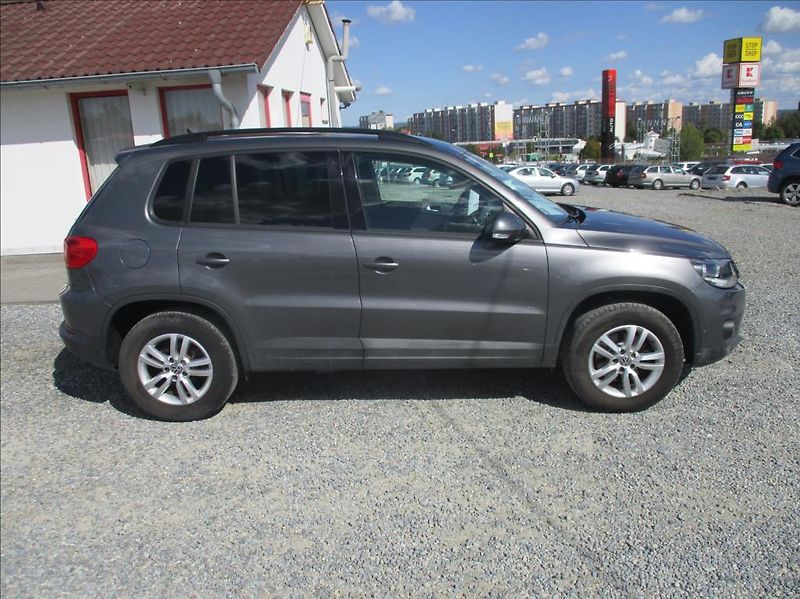 Volkswagen Tiguan 1,4 TSi, aut klima,serv.kn. - fotka 4 z 31