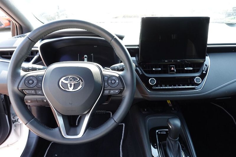 Toyota Corolla 2,0 HEV Style TS - fotka 16 z 32