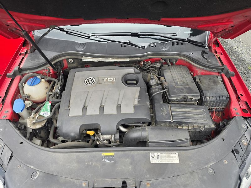 Volkswagen Passat 1.6 TDI Led Tz Navigace  - fotka 15 z 20
