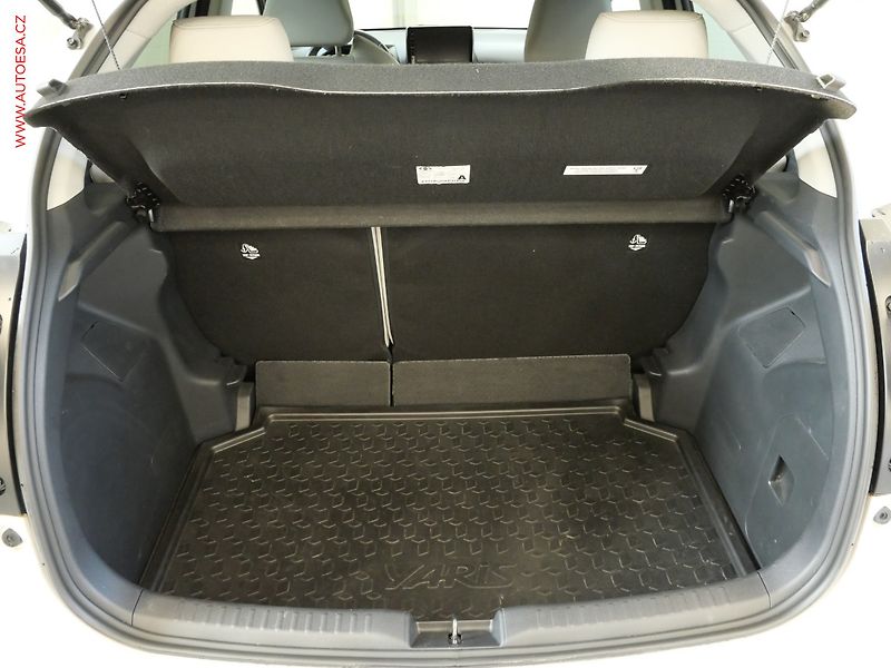 Toyota Yaris (2023) 1.5VVT-i, 2.maj,ČR, Navi, AC - fotka 7 z 21