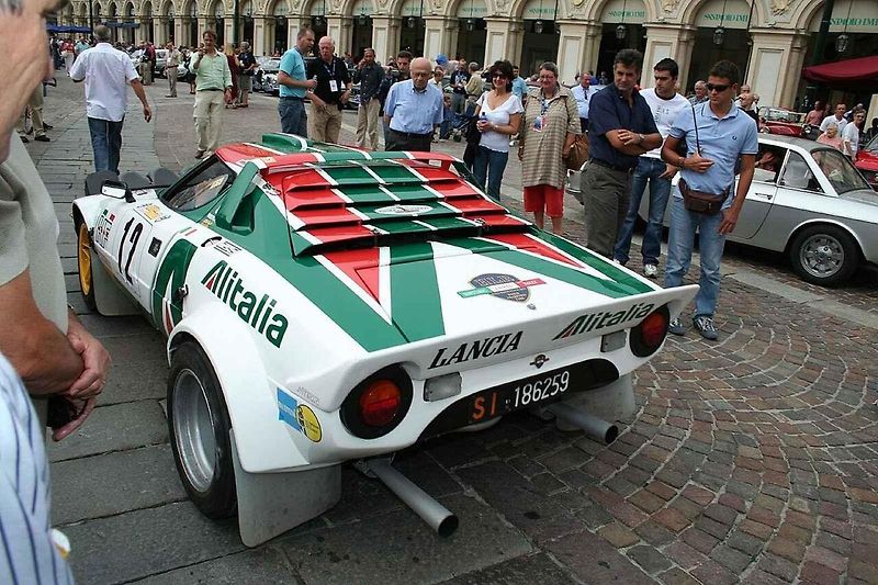 Trojice Munari, Ballestrieri a Barbasio u prototypu Lancie Stratos v Turíně v roce 1971.