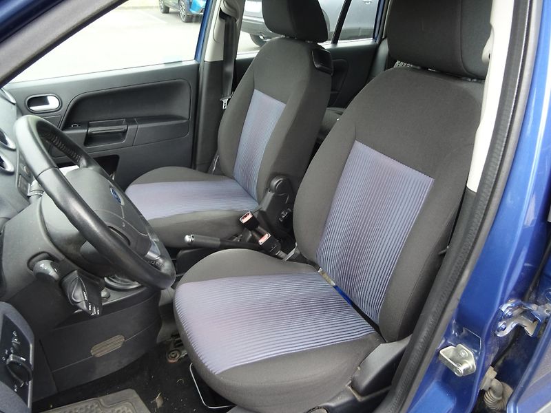 Ford Fusion (2007) 1.4 Trend - fotka 11 z 17