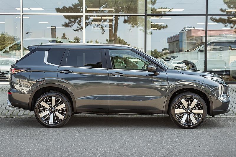 Mitsubishi Outlander (2025) 2,4 PHEV 4WD  Instyle - fotka 5 z 8