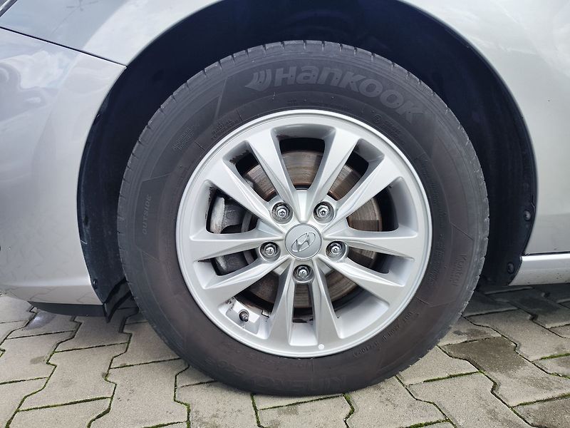 Hyundai i30 1.5 T-GDI/117kW Comfort - fotka 26 z 28