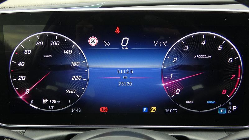 Mercedes-Benz Třídy C Sedan 300 4MATIC - fotka 13 z 23