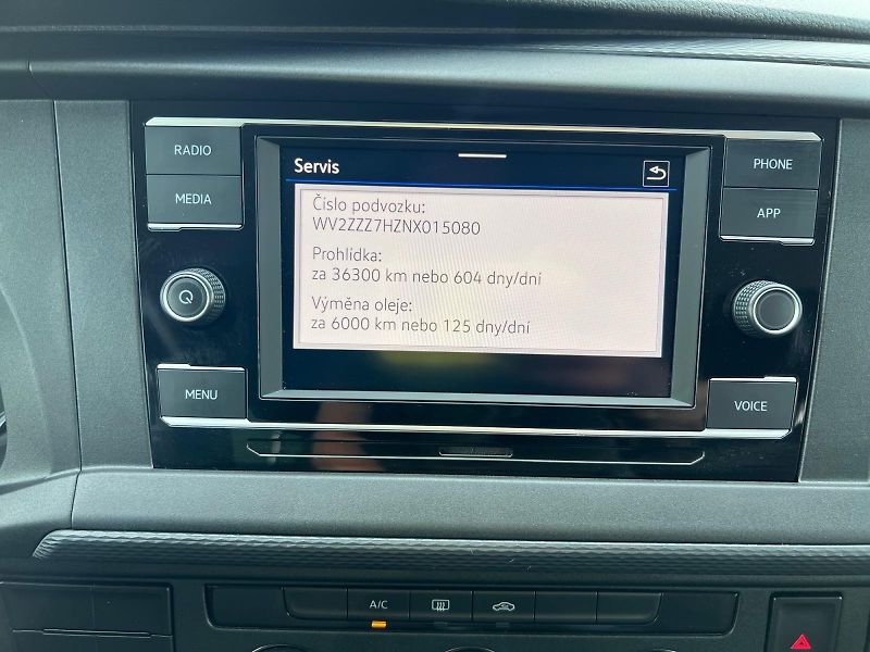 Volkswagen Transporter (2022) 2.0TDI 110kW TAŽNÝ 8MÍST DPH - fotka 17 z 27