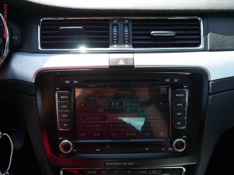 Škoda Superb (2012) 2.0 TDi, ČR, Ambition - fotka 17 z 22