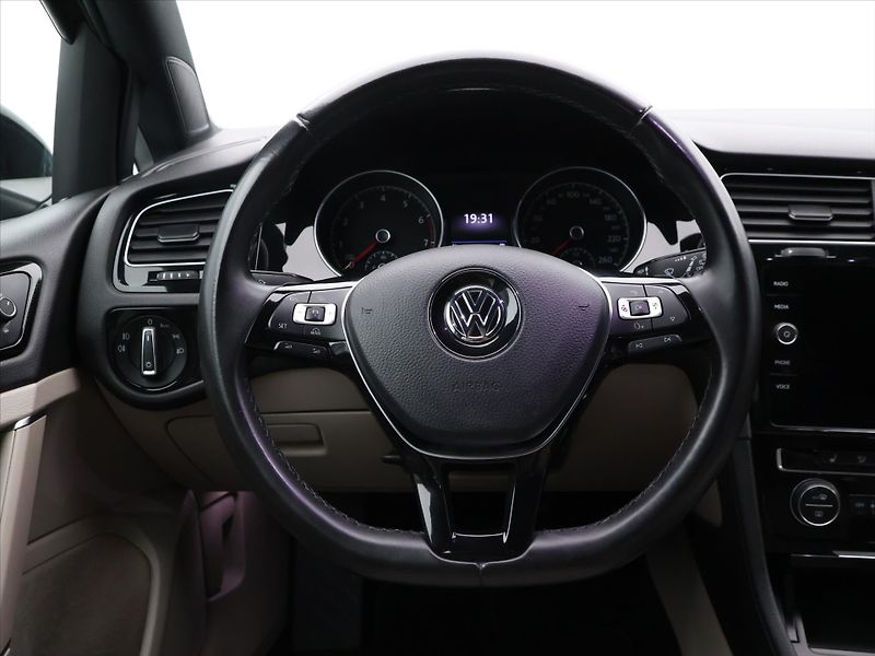 Volkswagen Golf 1,4 TSI 92kW DSG Highline - fotka 14 z 32