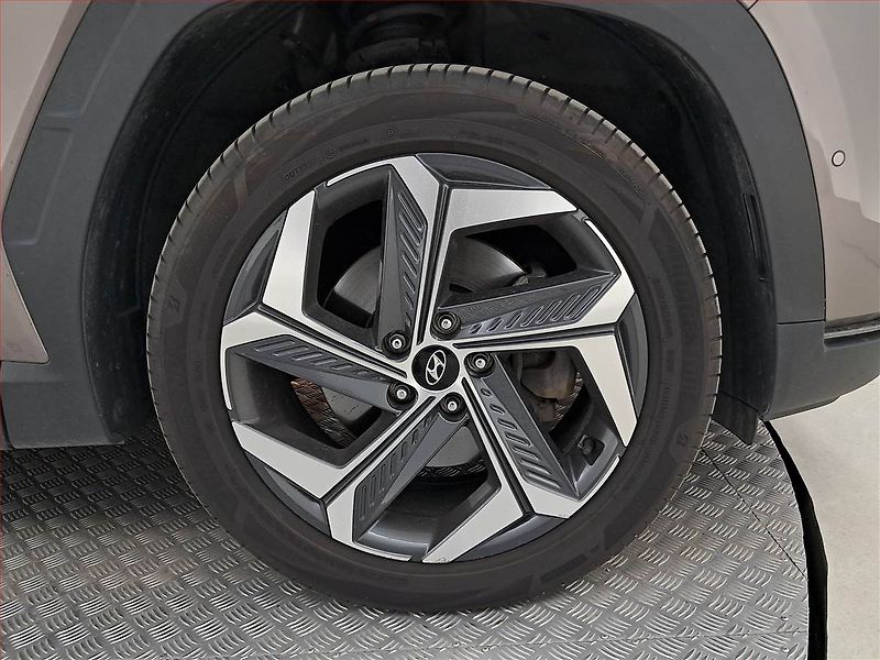Hyundai Tucson (2022) 1.6 T-GDI HEV - fotka 15 z 23