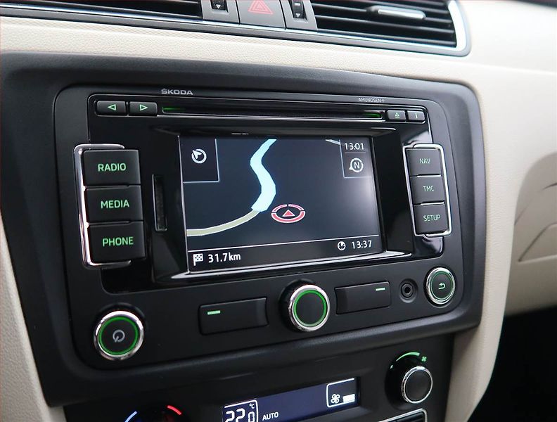 Škoda Rapid (2013) Ambition 1.6 TDI, Navi - fotka 17 z 17