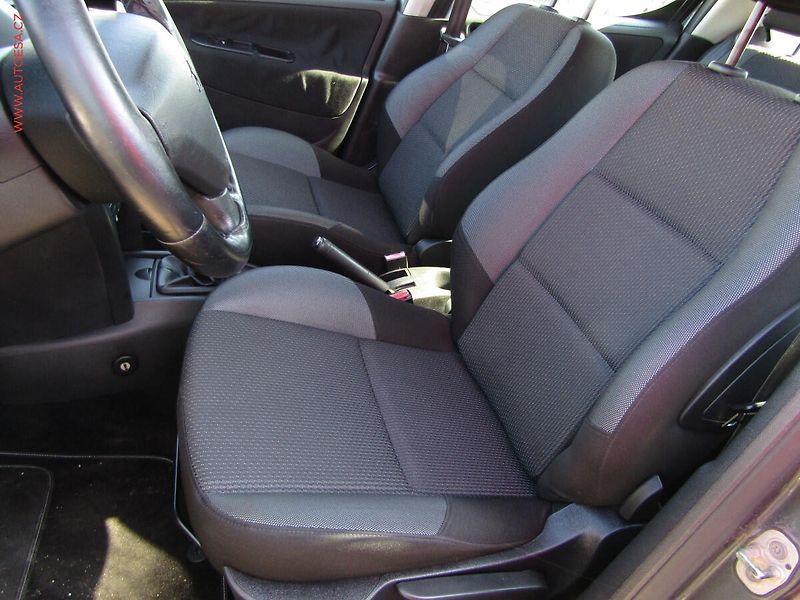 Peugeot 207 (2010) 1.4 i, ČR, AC, el. výbava - fotka 8 z 14