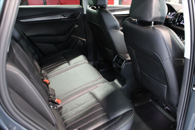 Škoda Karoq 2.0 TDi 4x4 Style - fotka 25 z 30